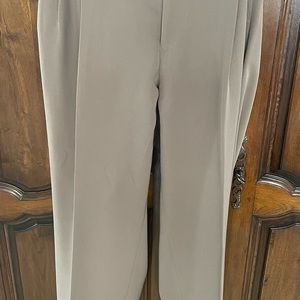 Classic men trouser, excellent condition, no stains, no tears etc.Ideal for you!
